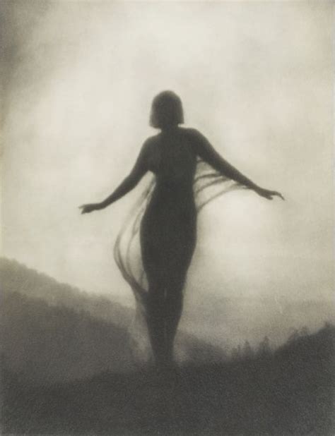 le donne nudi|Il nudo femminile protagonista della collettiva di Anne Brigman.